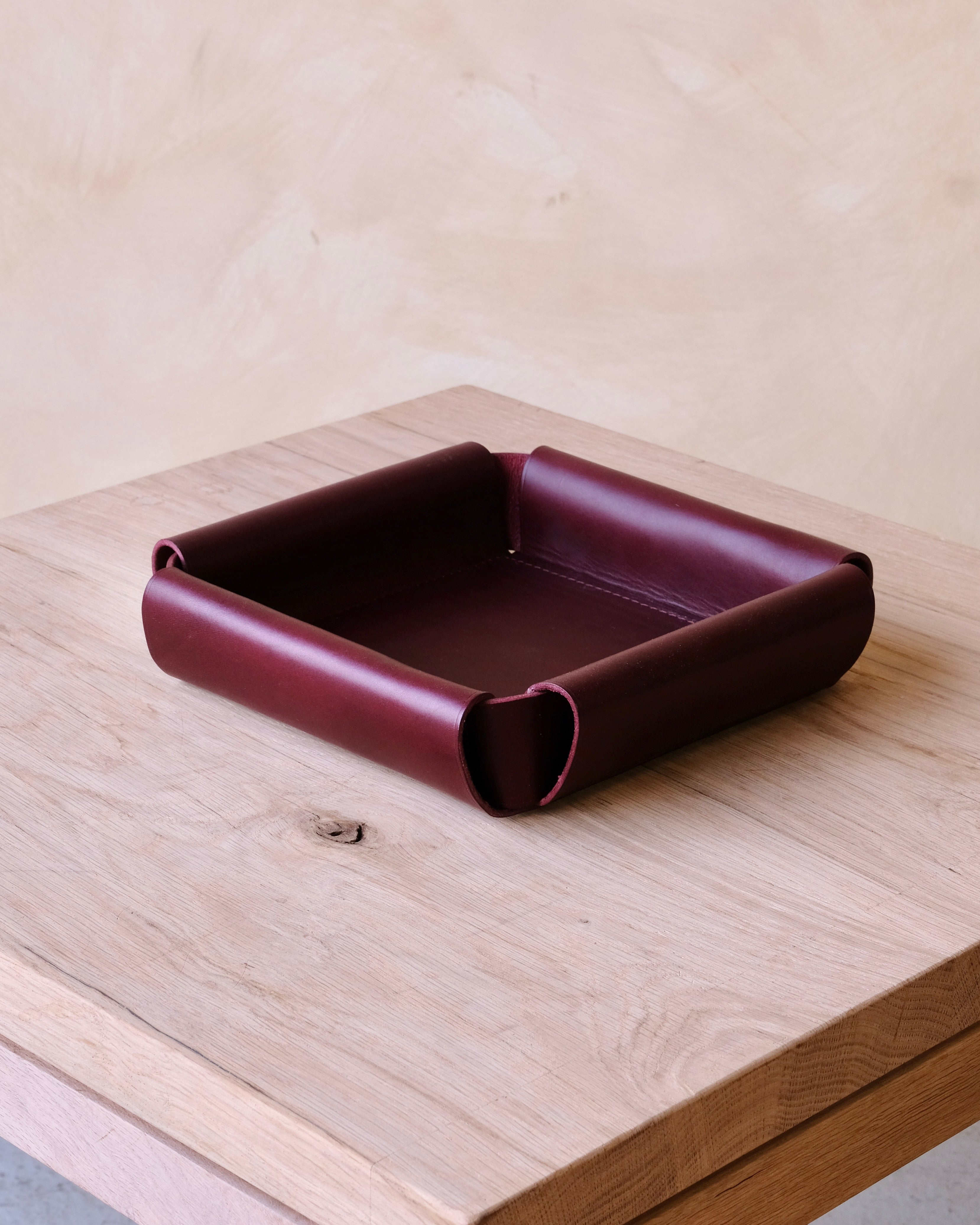 ASSEMBLY - Valet Leather Tray
