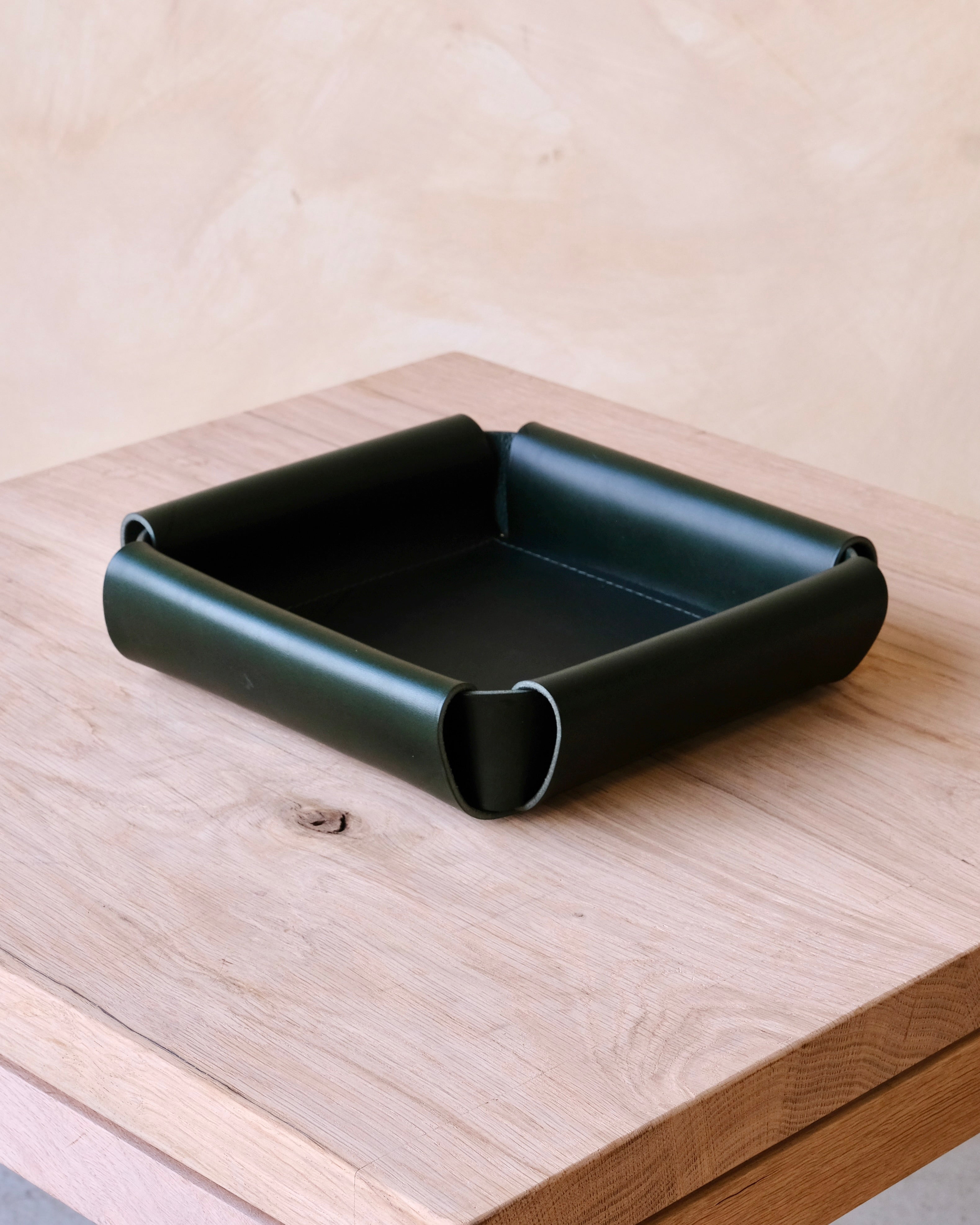 ASSEMBLY - Valet Leather Tray