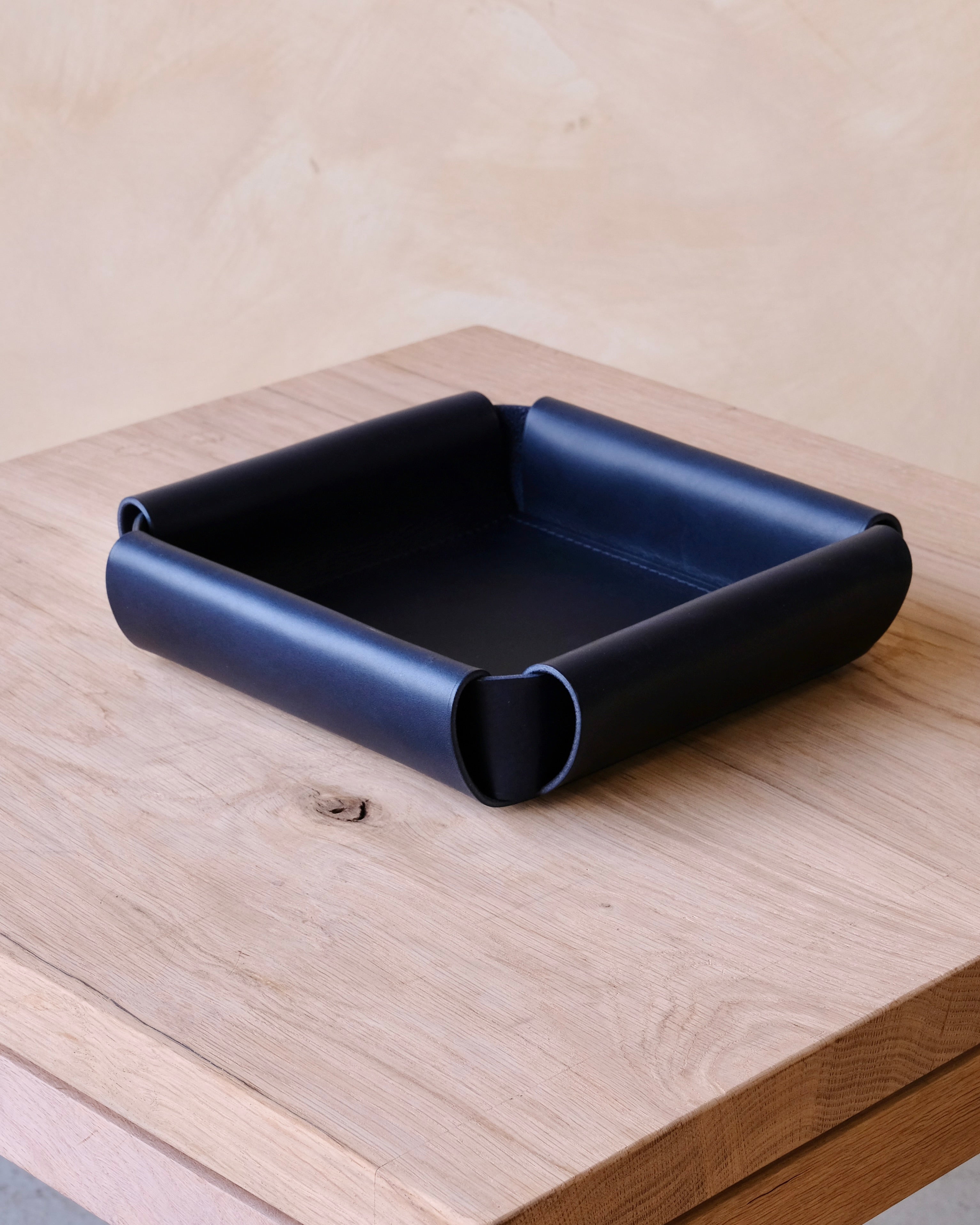 ASSEMBLY - Valet Leather Tray