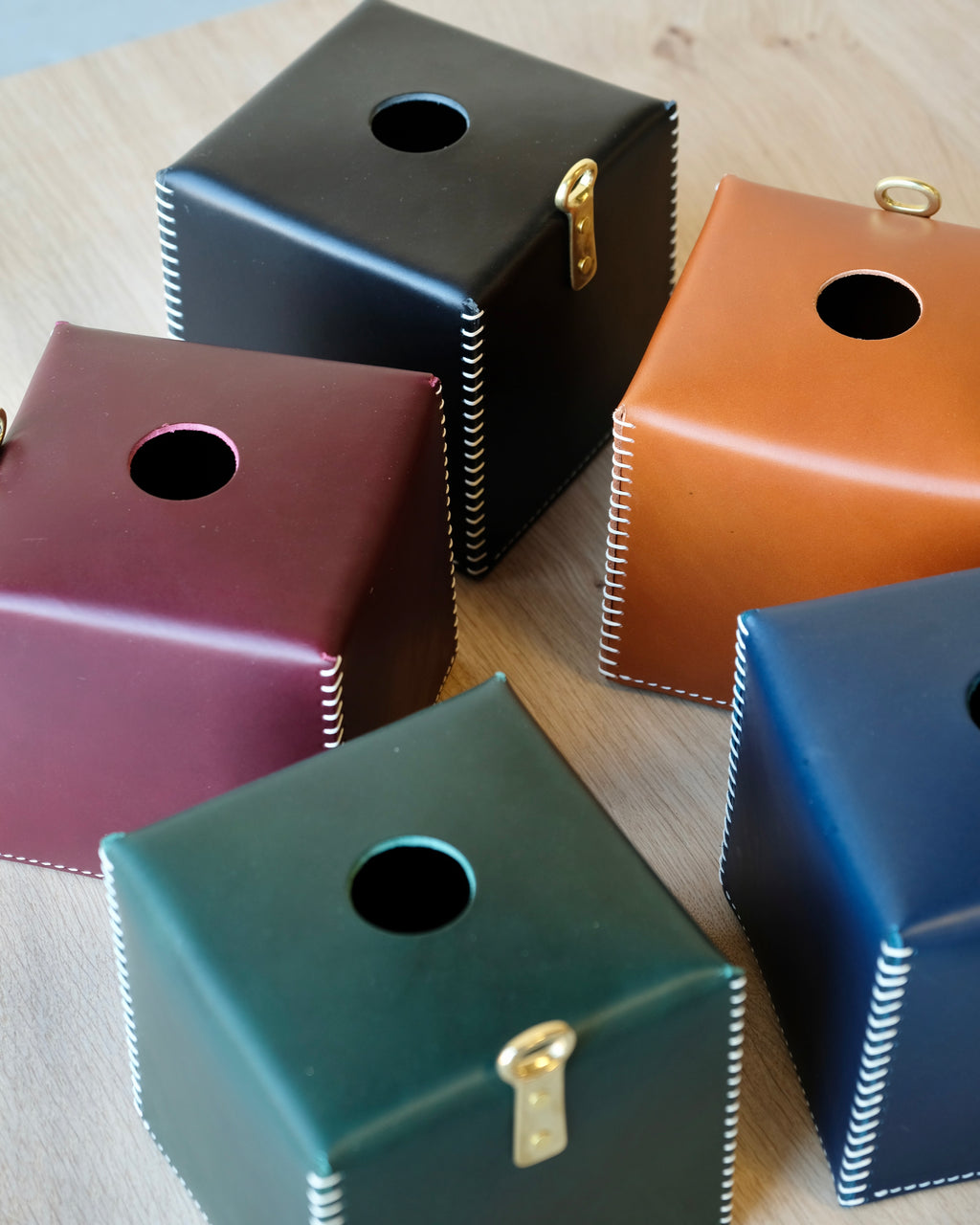 EYELET - Leather Tissue Box