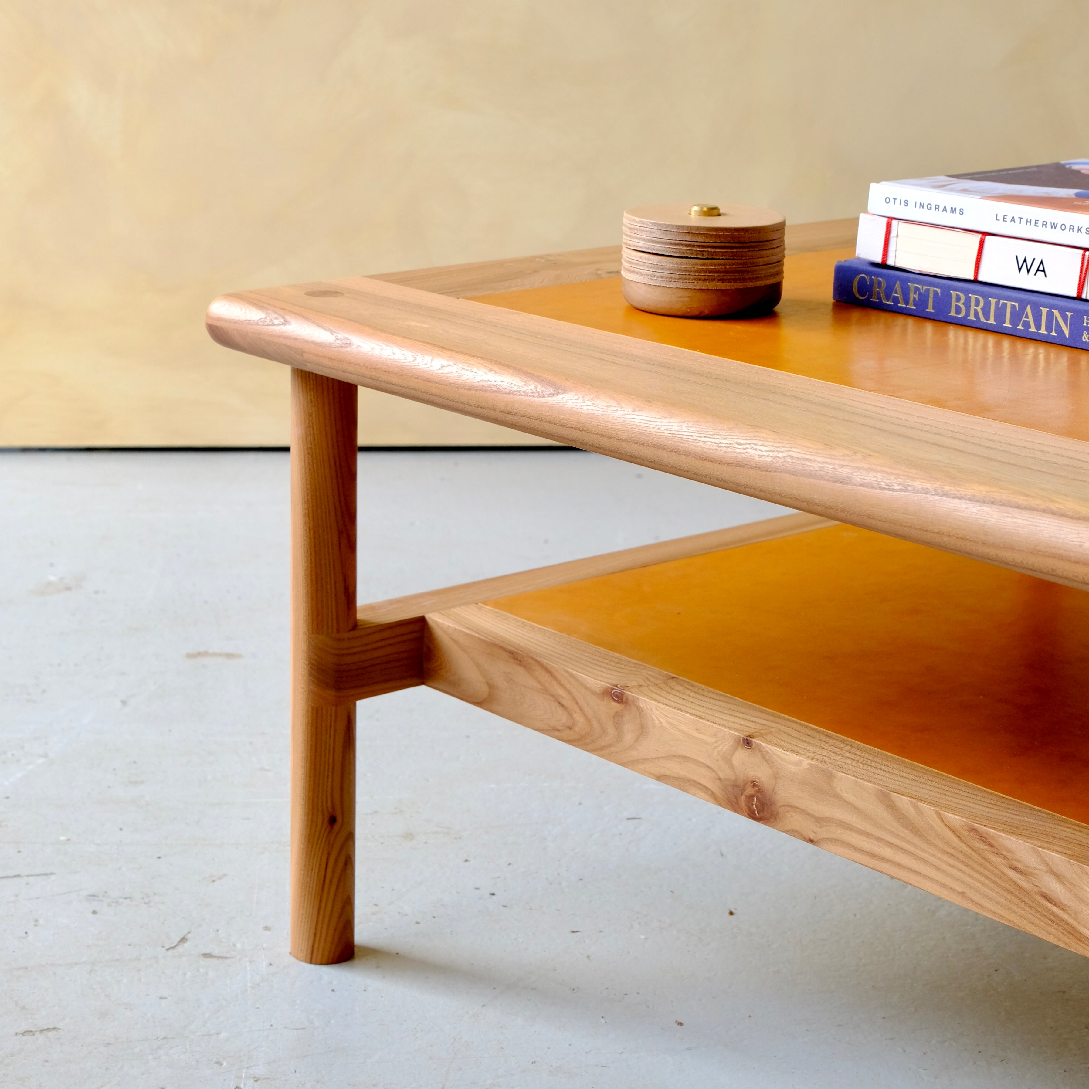 MESA - Coffee Table