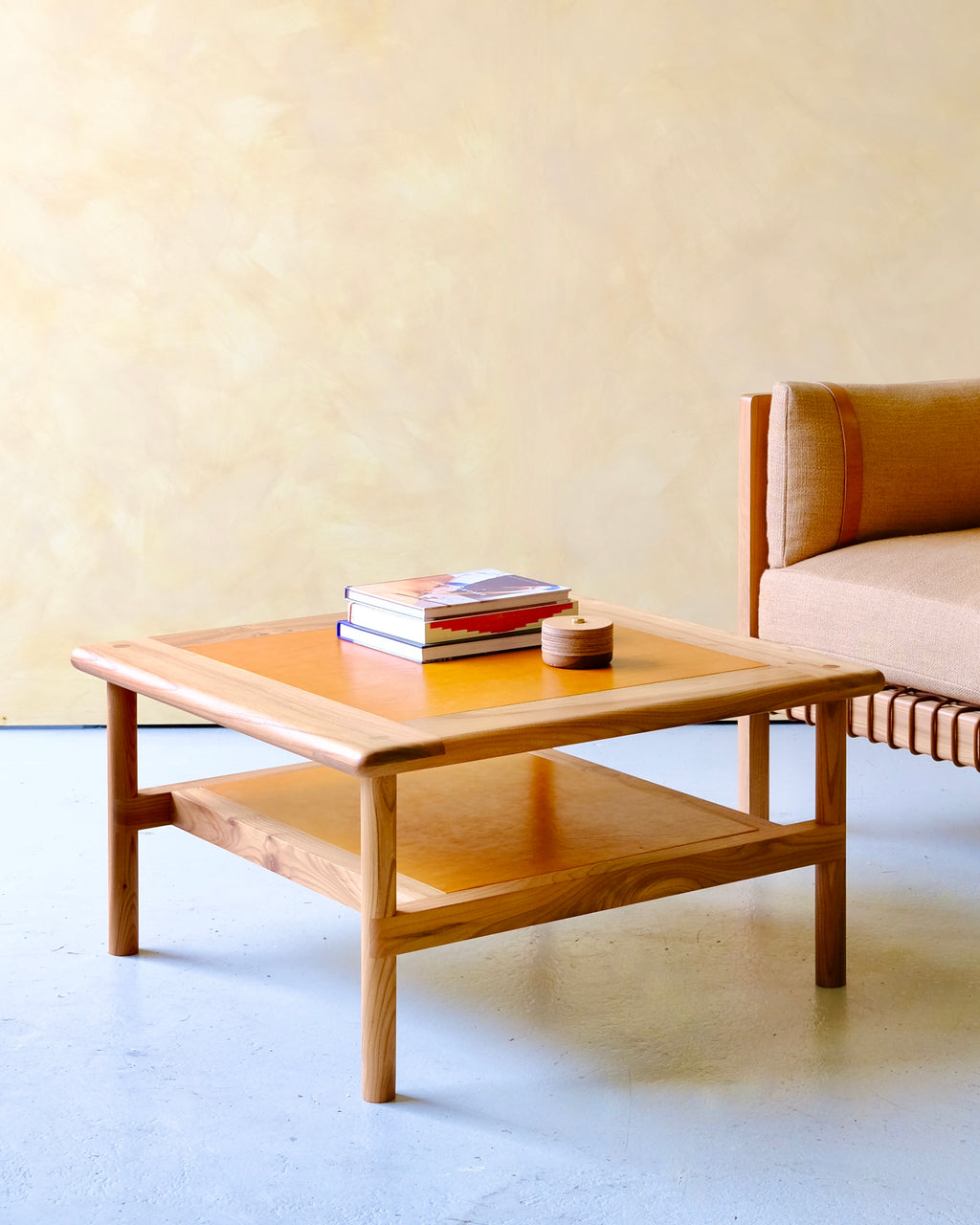 MESA - Coffee Table