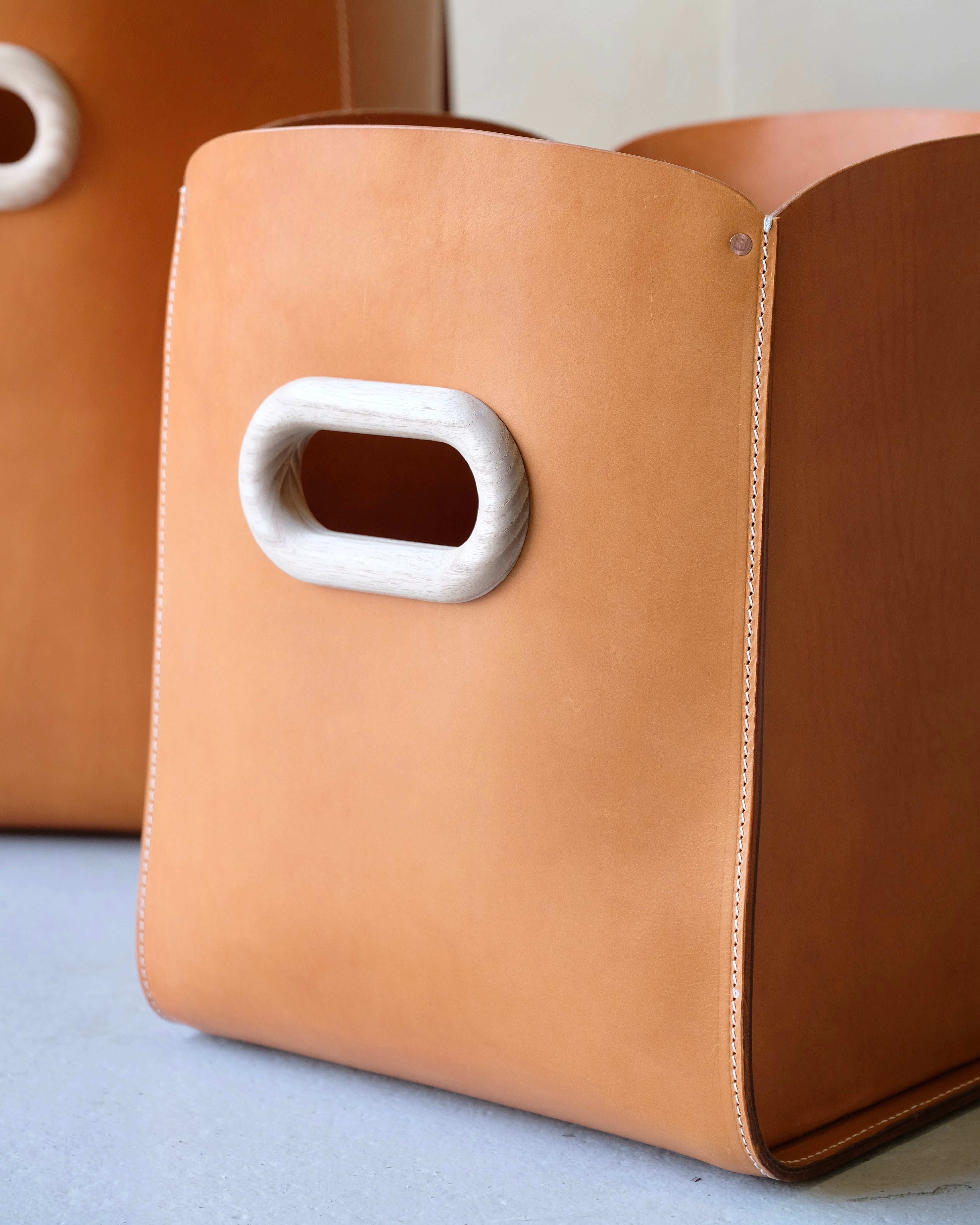 AMPLE - Leather Basket
