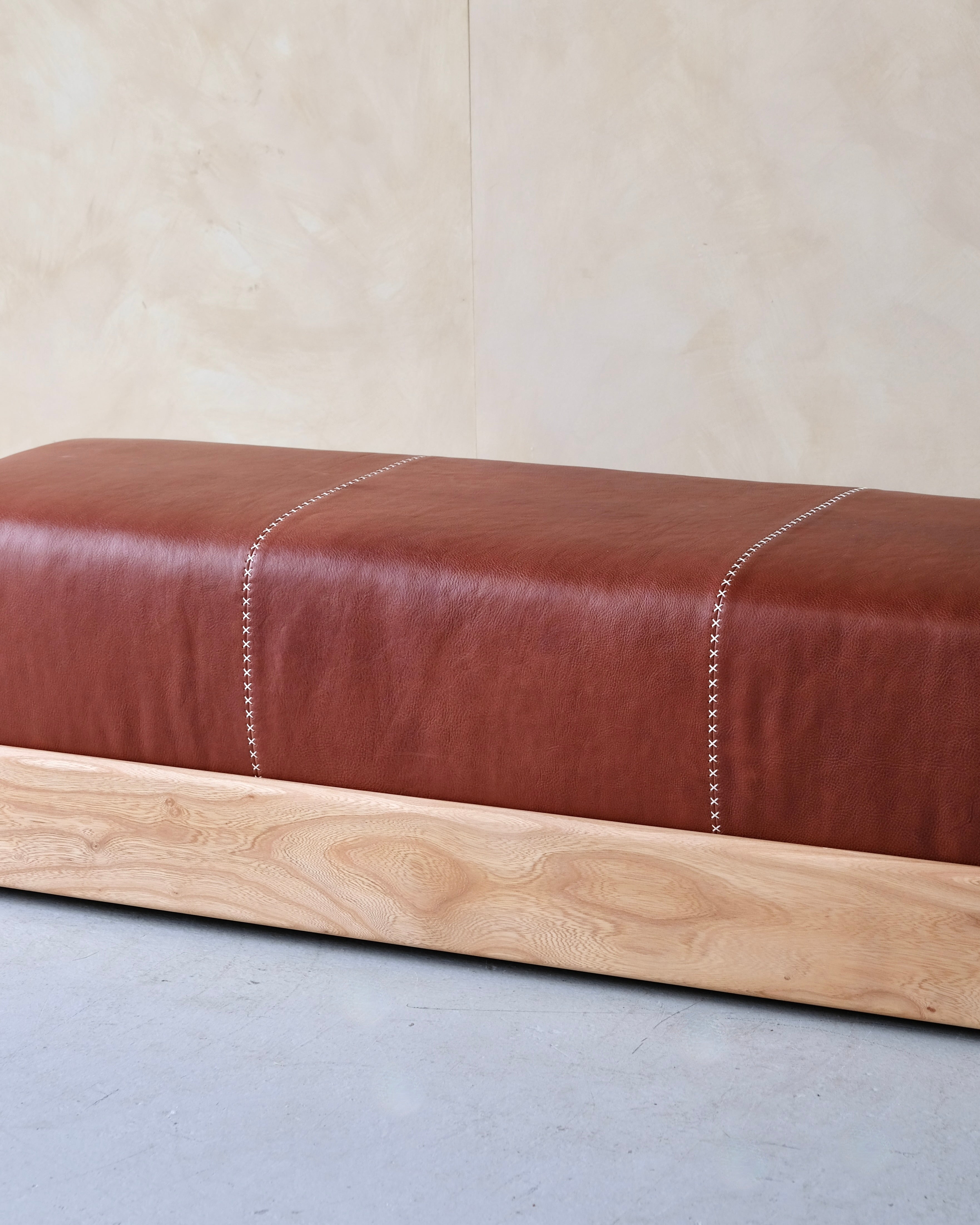 POMMEL - Ottoman bench