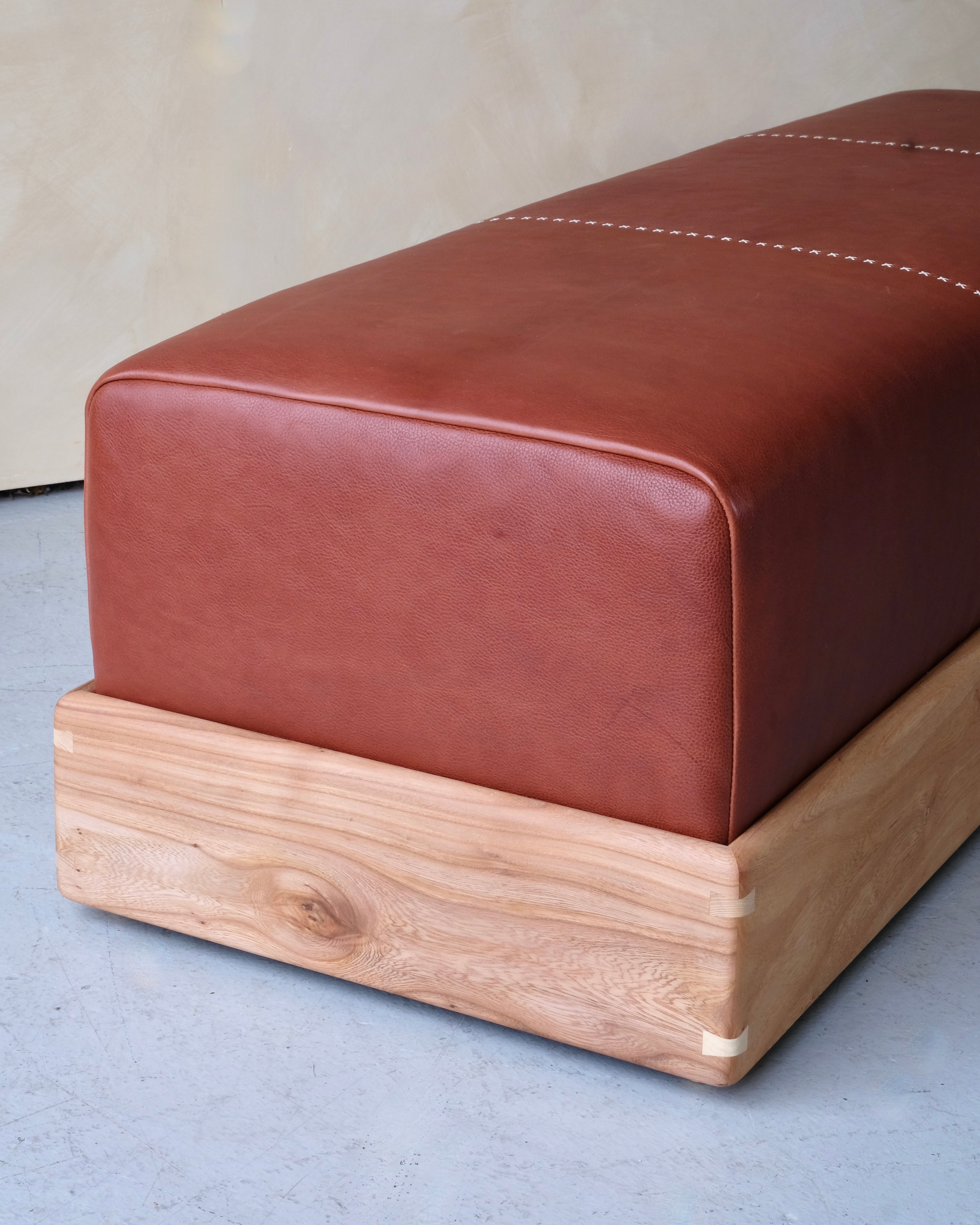 POMMEL - Ottoman bench