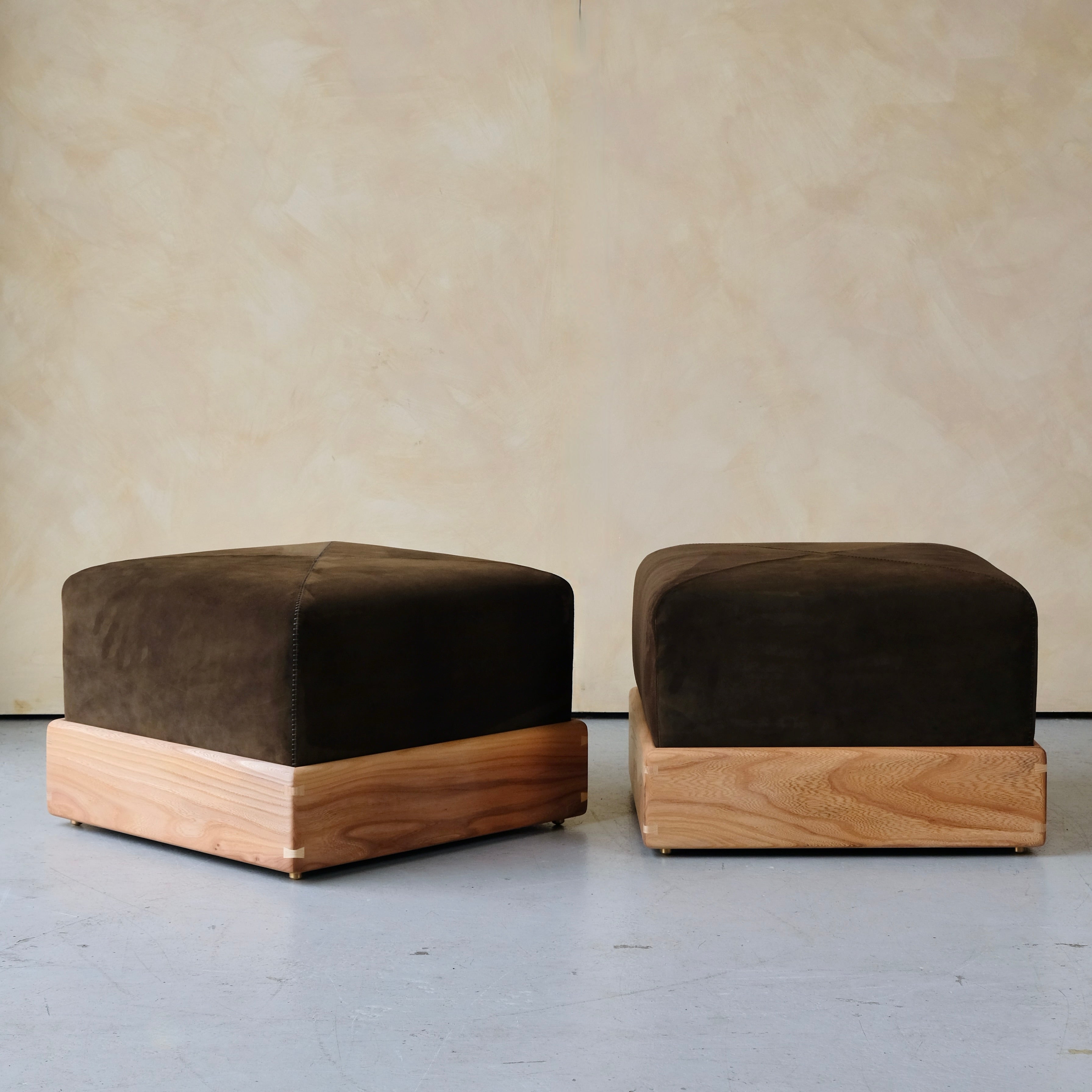 POMMEL - Ottoman stool