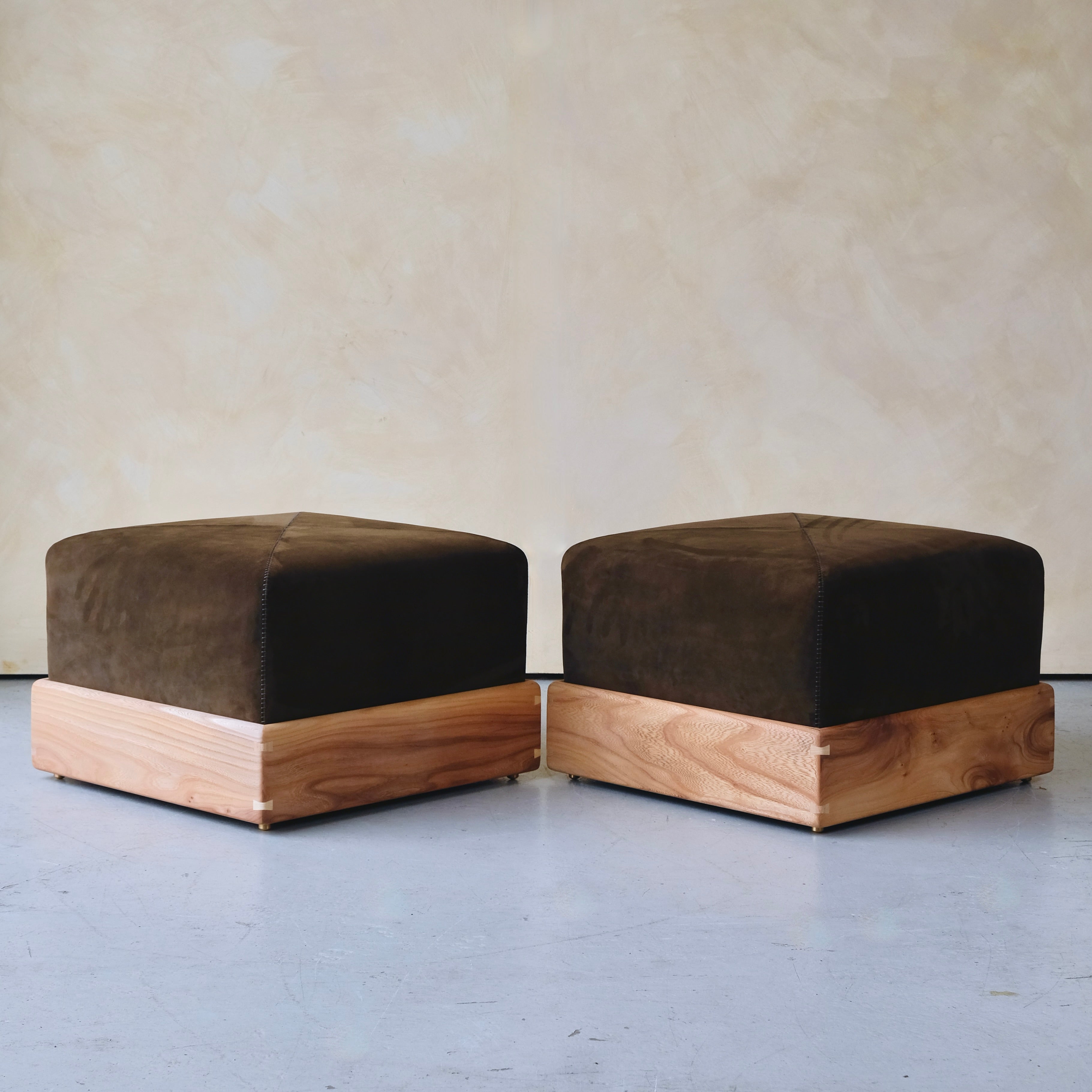 POMMEL - Ottoman stool