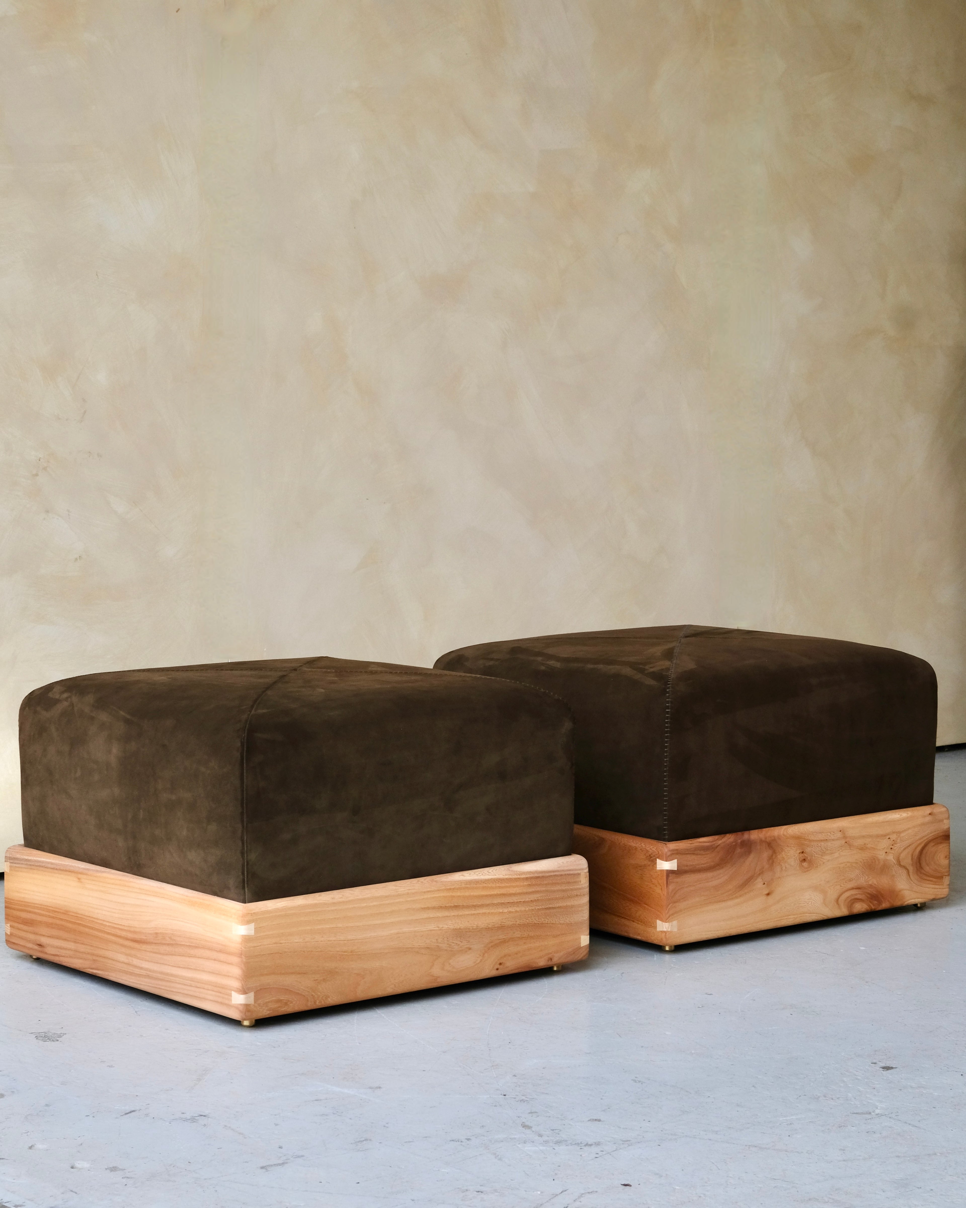 POMMEL - Ottoman stool