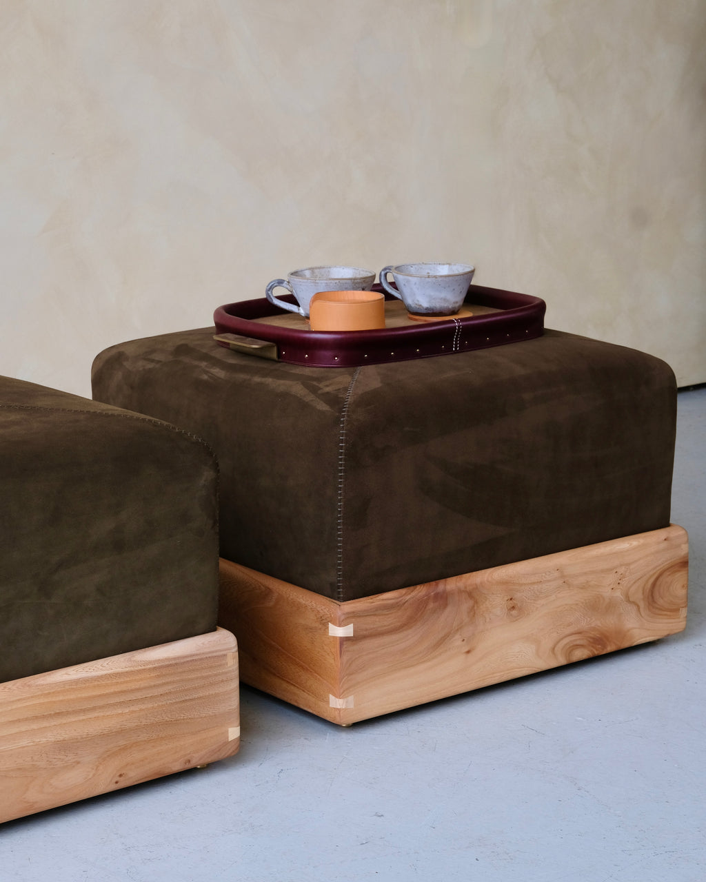 POMMEL - Ottoman stool