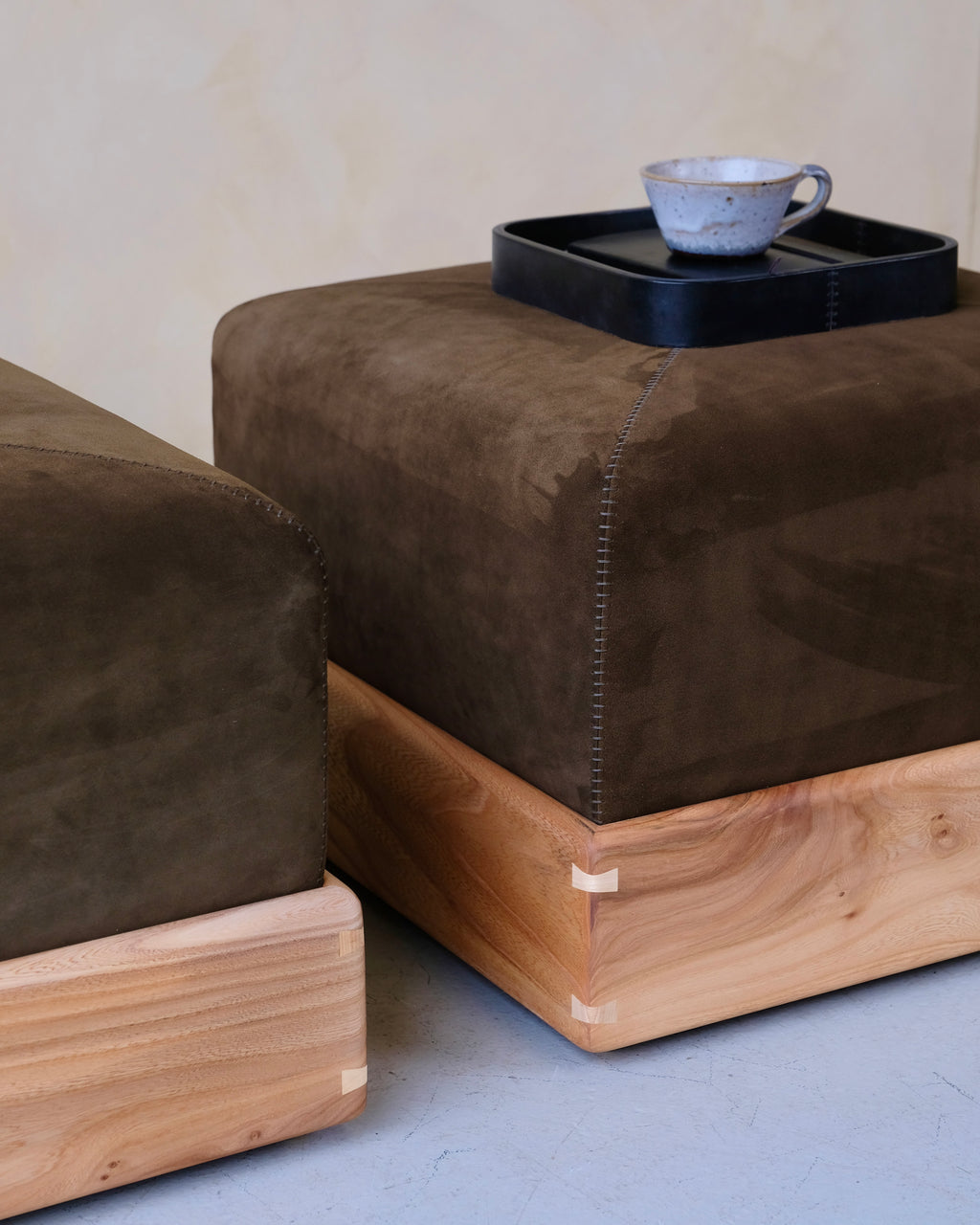 POMMEL - Ottoman stool