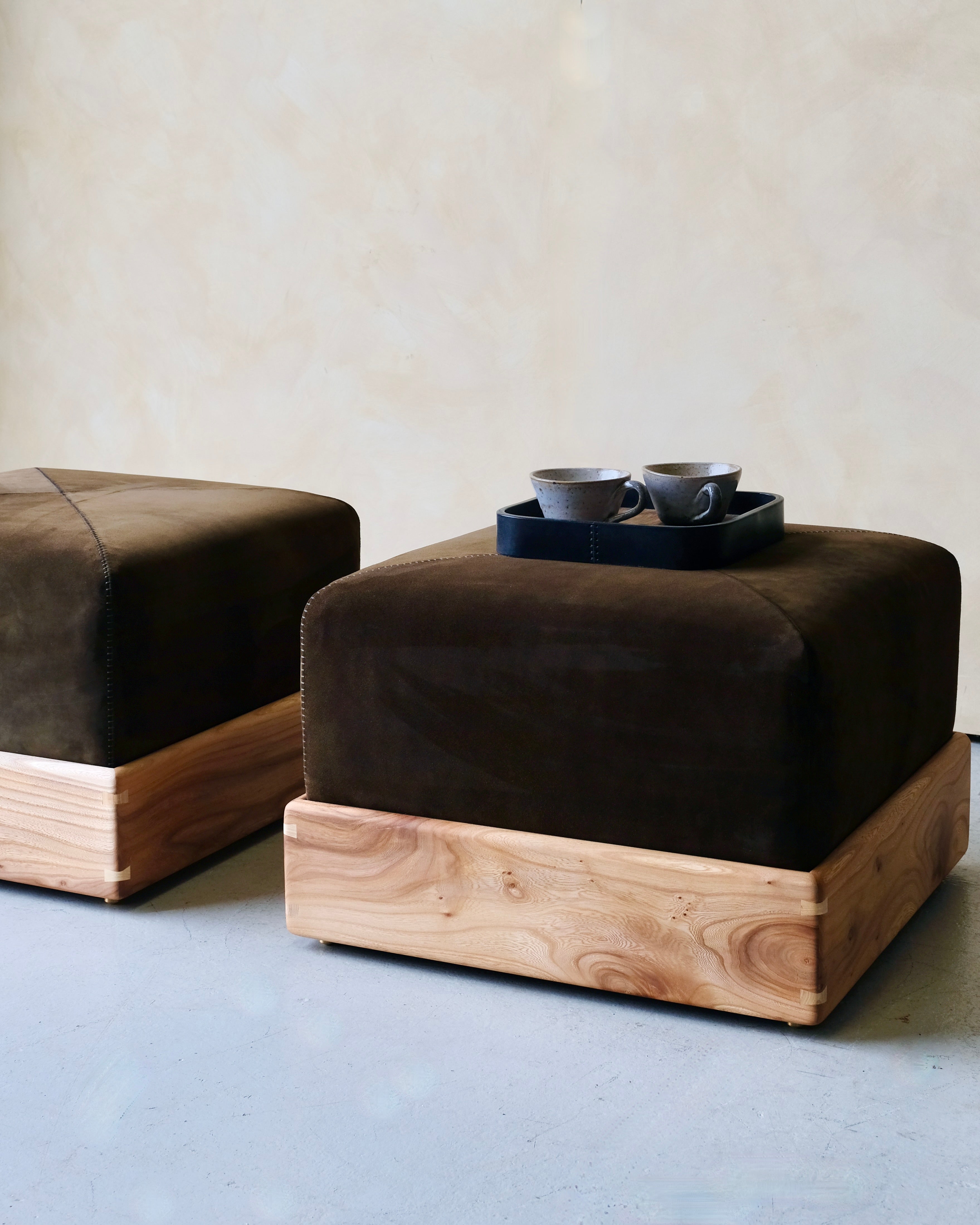 POMMEL - Ottoman stool