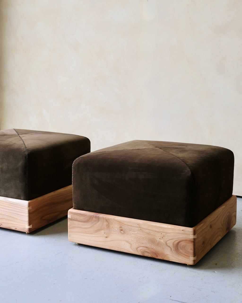 POMMEL - Ottoman stool