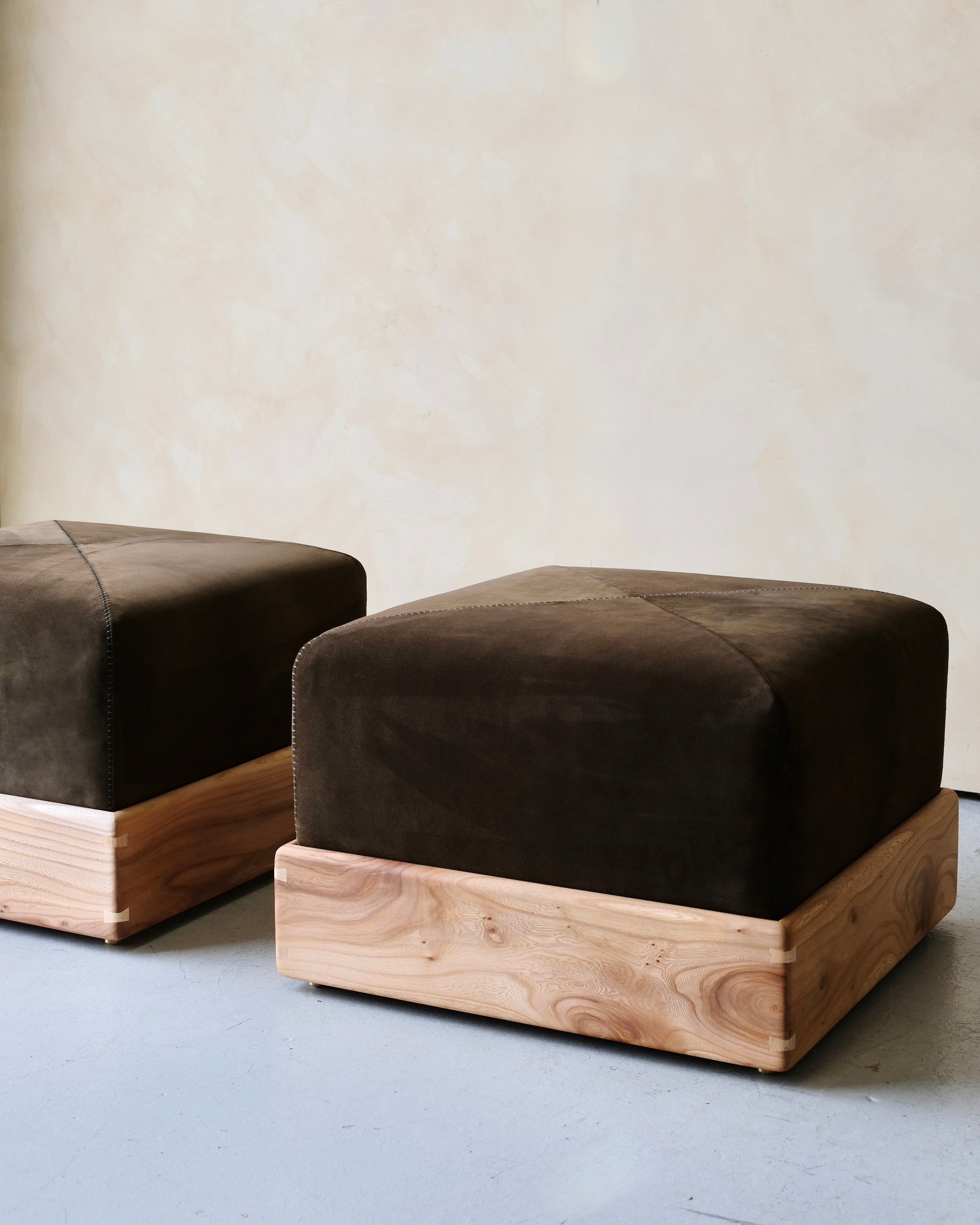 POMMEL - Ottoman stool