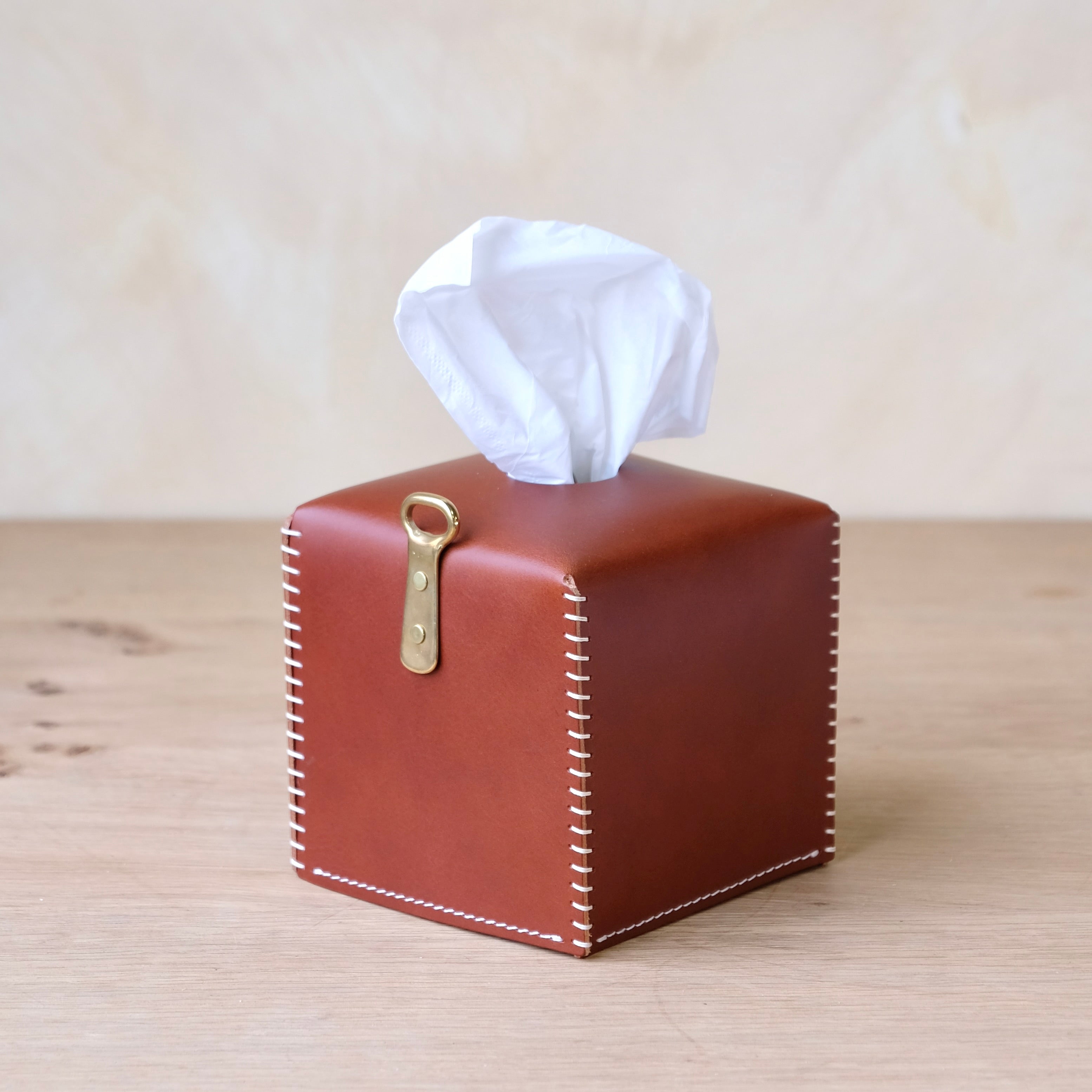 EYELET - Leather Tissue Box