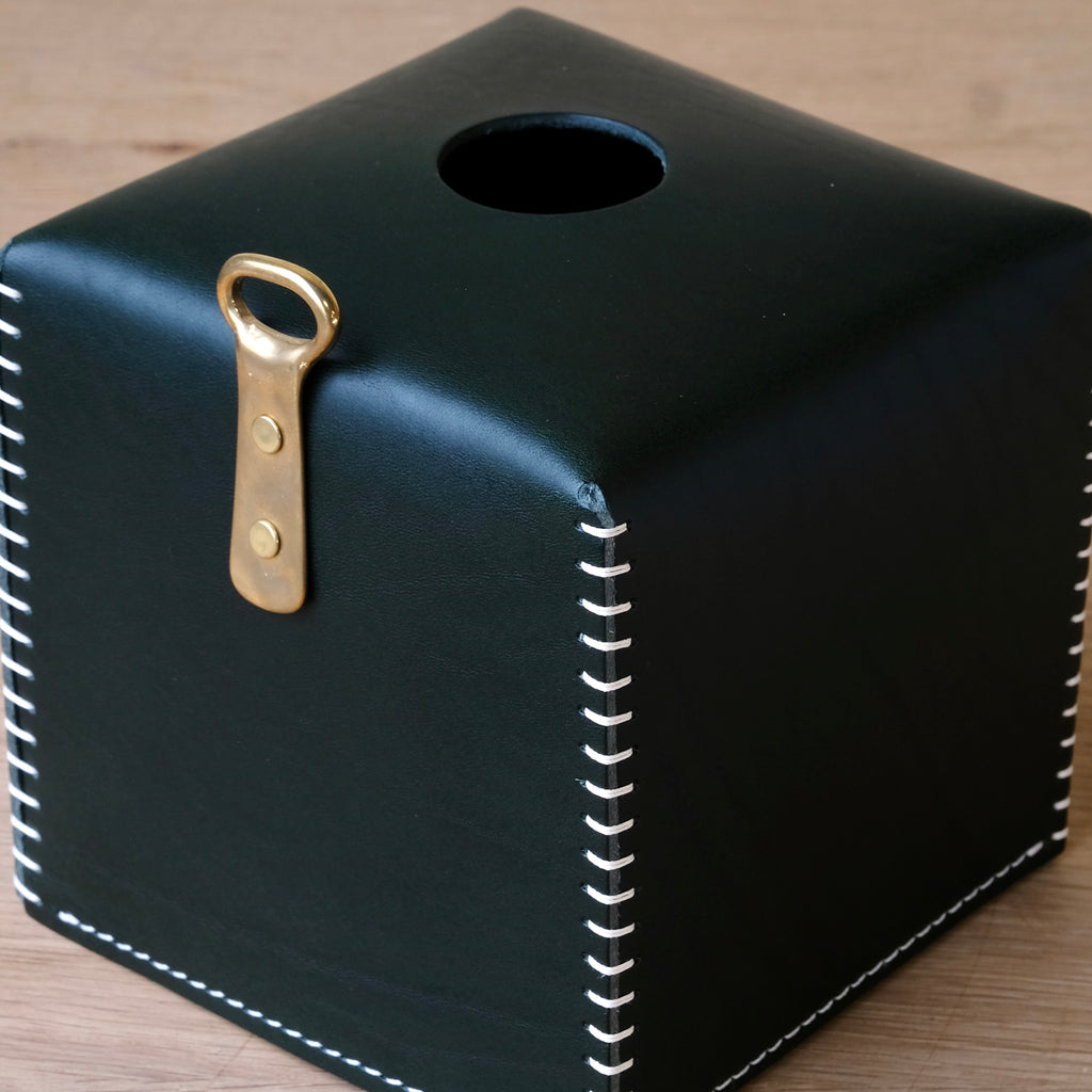 EYELET - Leather Tissue Box