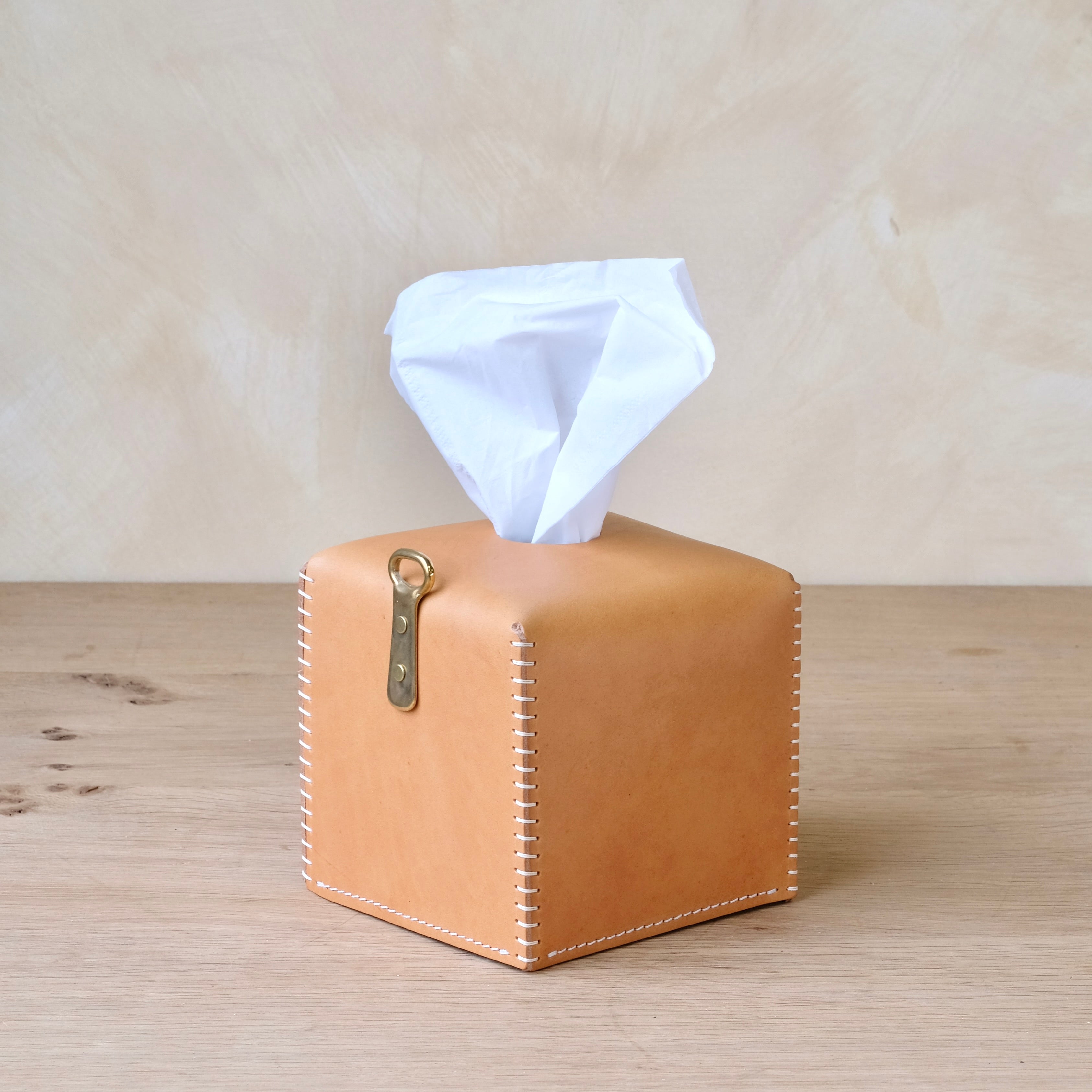 EYELET - Leather Tissue Box