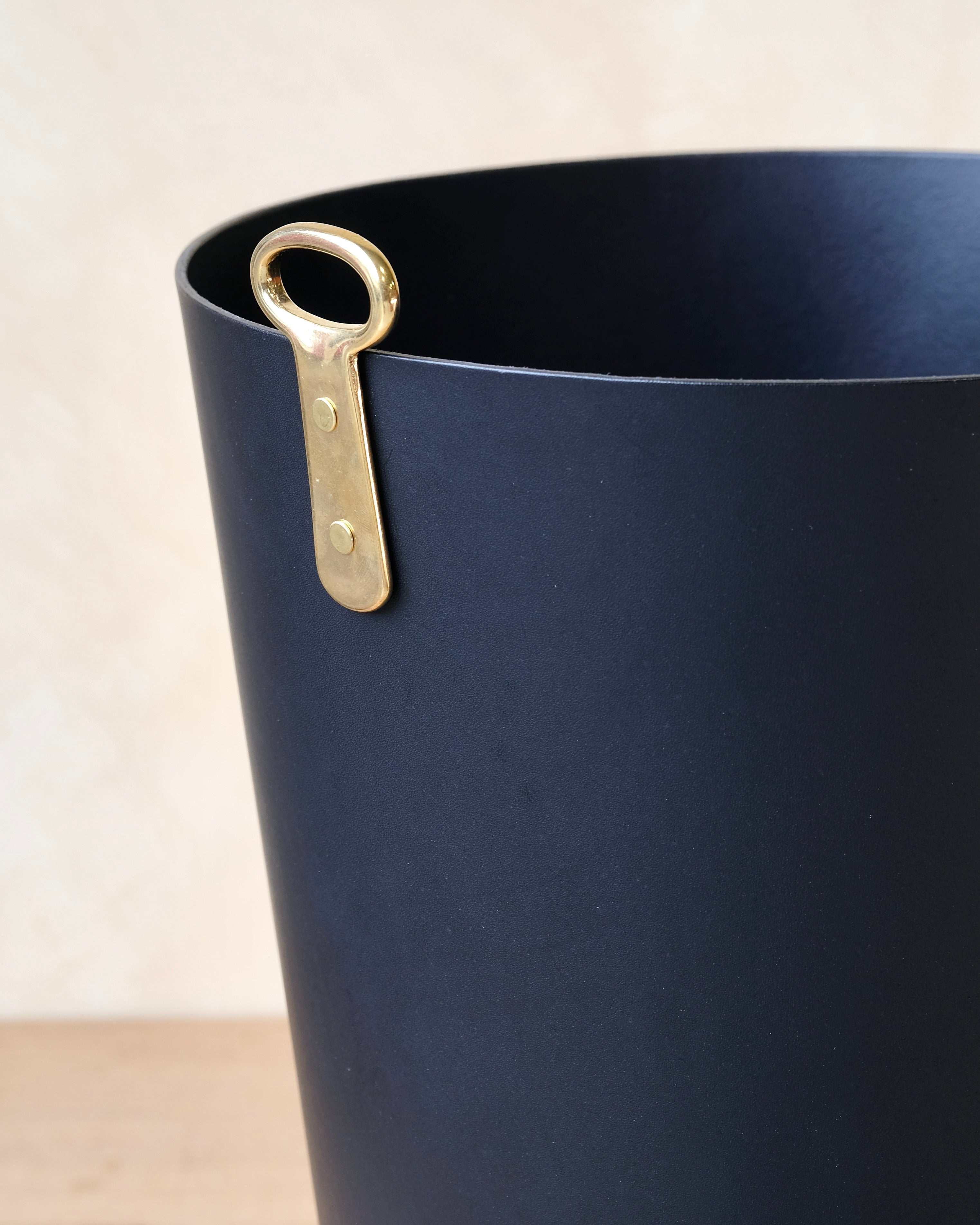 EYELET - Leather Wastepaper Bin