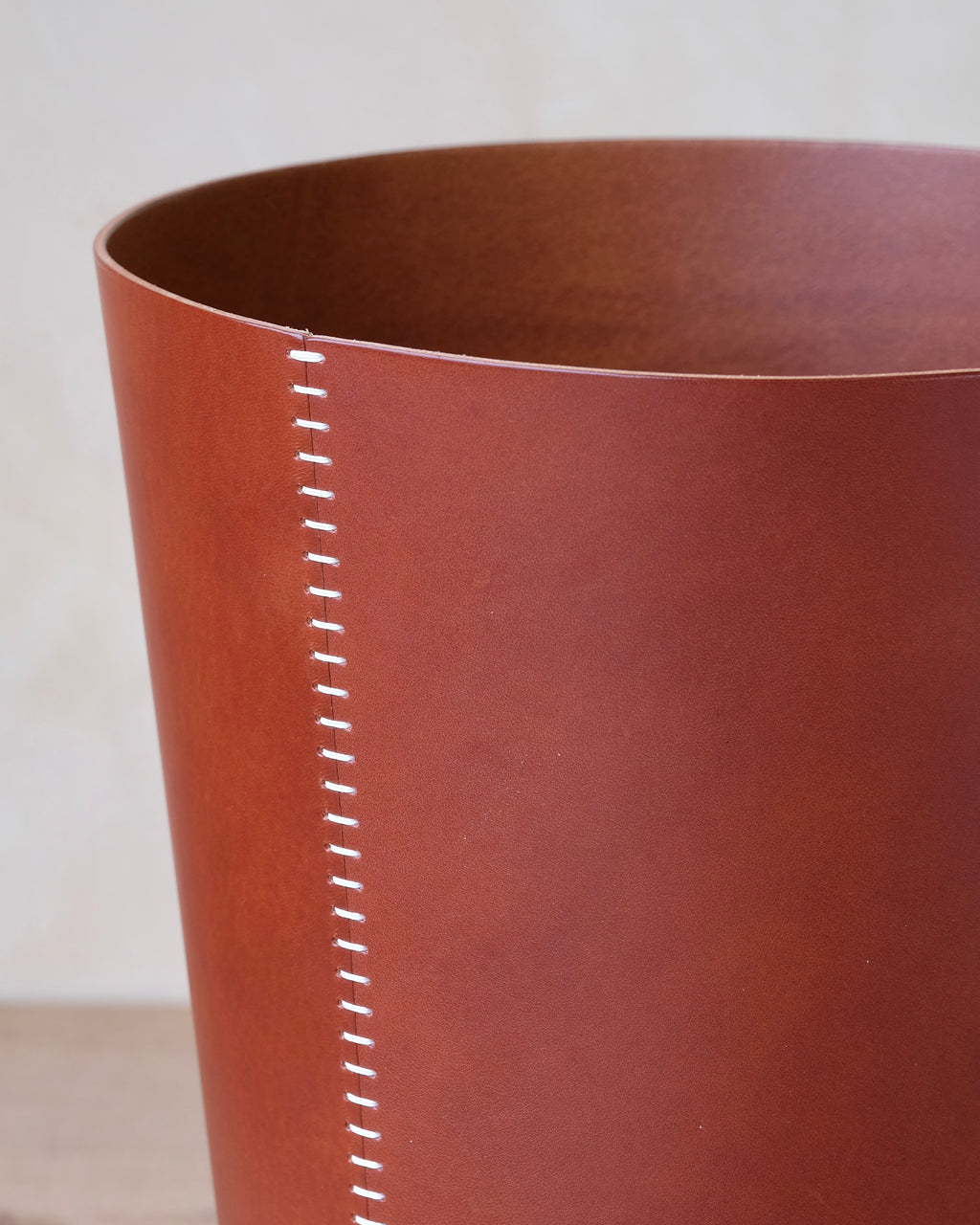 EYELET - Leather Wastepaper Bin
