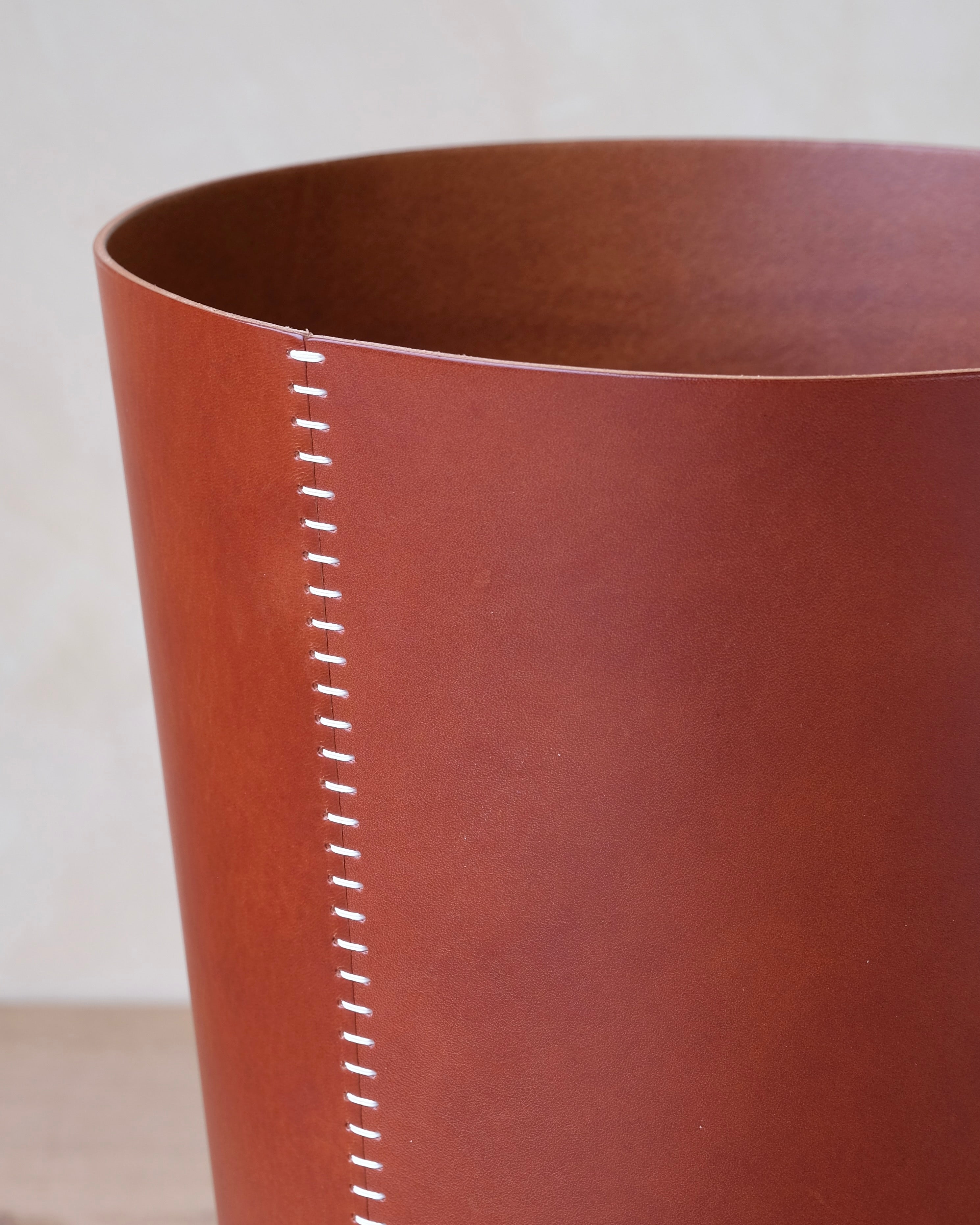 EYELET - Leather Wastepaper Bin
