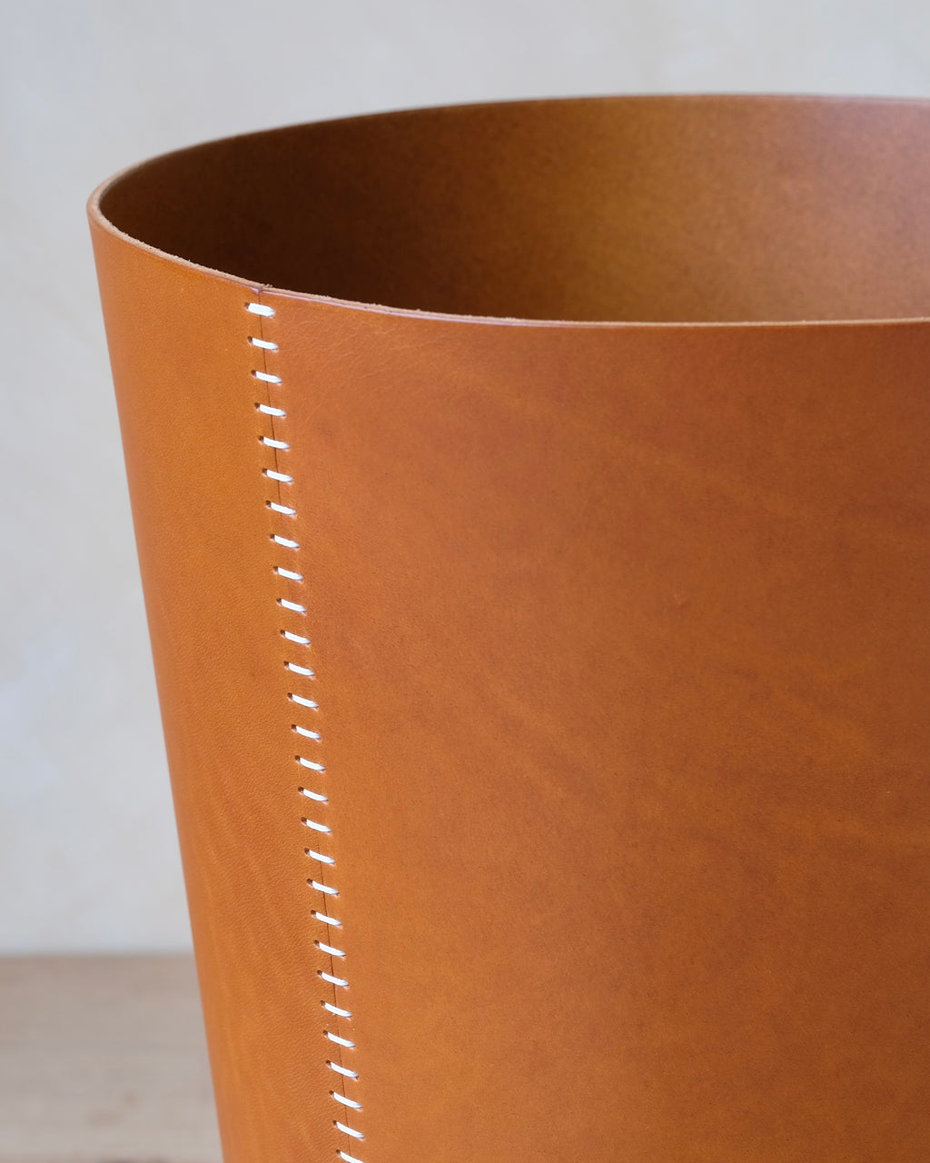 EYELET - Leather Wastepaper Bin