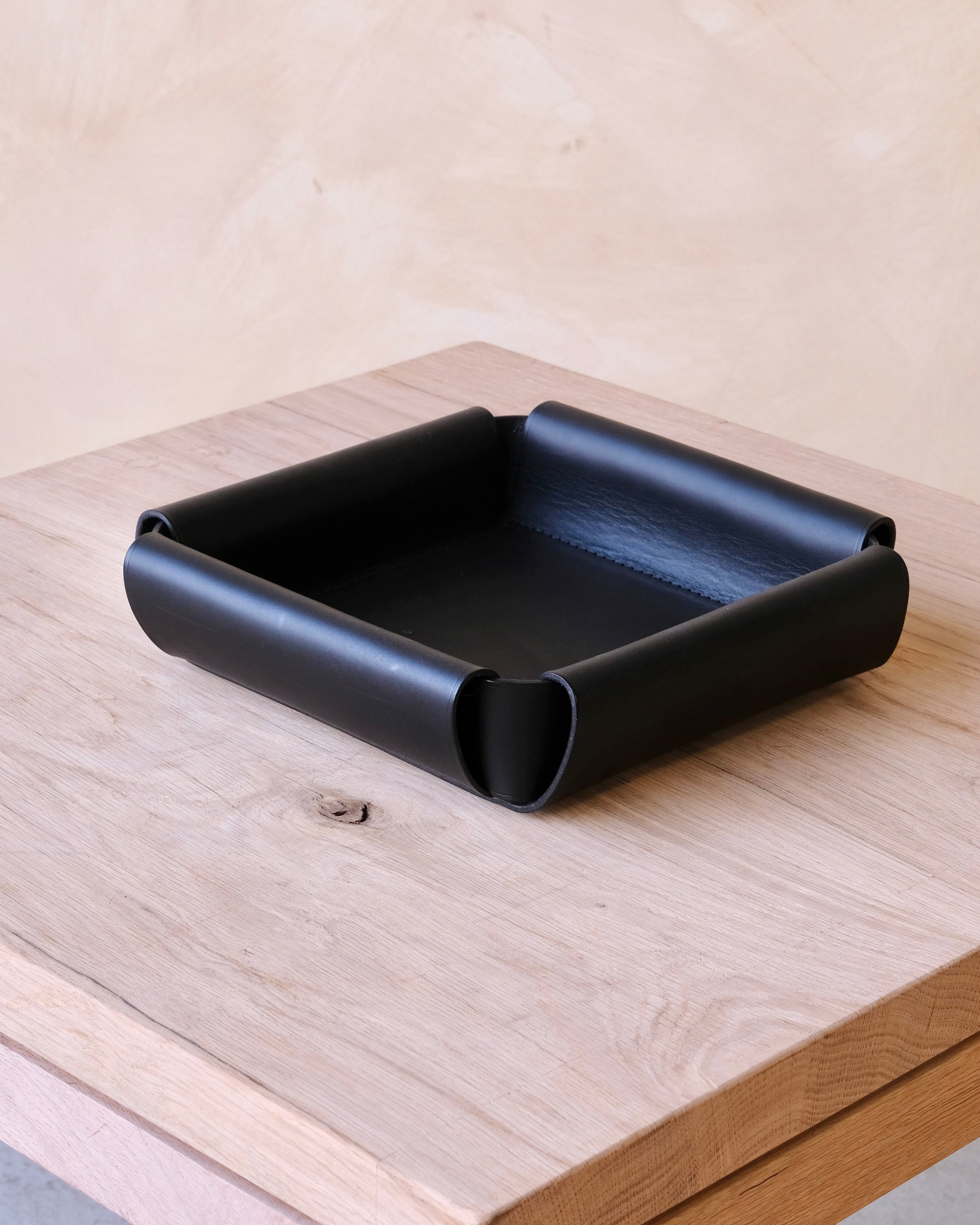 ASSEMBLY - Valet Leather Tray