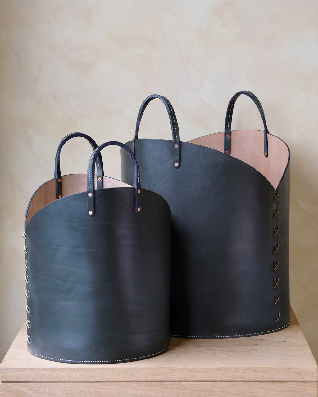 Log basket in Medium and Large in matching Kelp Green oak bark tanned leather